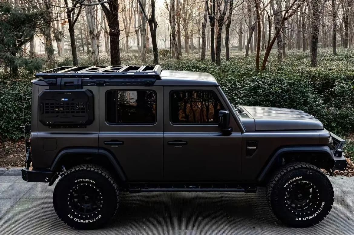 Side profile showing Veteran Battlefield XT lettering